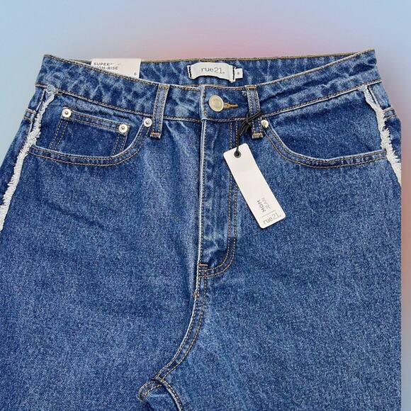 RUE 21 Women’s 6 Super High Rise MOM JEANS - Picture 2 of 6